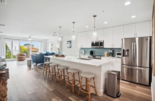 Madeira Beach Apartment | Bright & Beachy Luxury Condo