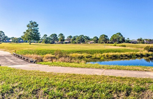 Perdido Bay Villas House | Bright Pensacola Townhome on Golf Course!