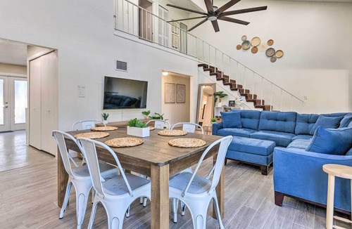 Perdido Bay Villas House | Bright Pensacola Townhome on Golf Course!
