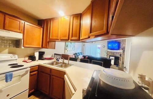 Morrow Condo | Brilliant 3-bedroom condo 5 BDS delightful Morrow