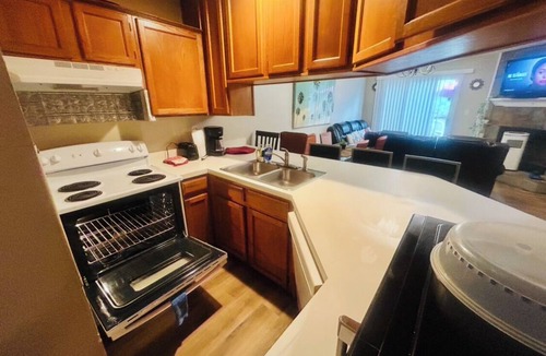 Morrow Condo | Brilliant 3-bedroom condo 5 BDS delightful Morrow
