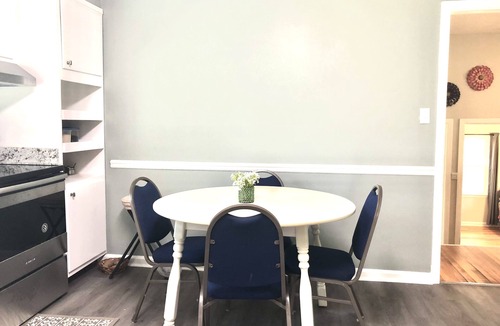 Macon House | Bring your big family of 10 here! North Macon quite location