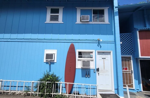Wailuku Apartment | Budget Downtown Studio-J w/Queen Bed, Micro-Kitchen AC, WIFI & 4 free Streamers