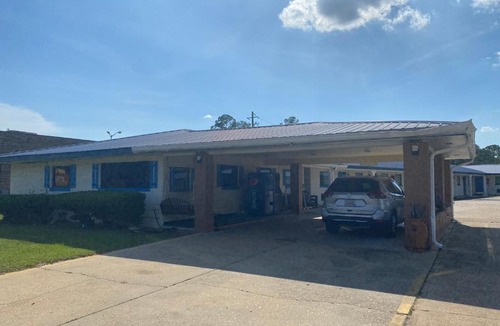 Alma Hotel | Budget inn