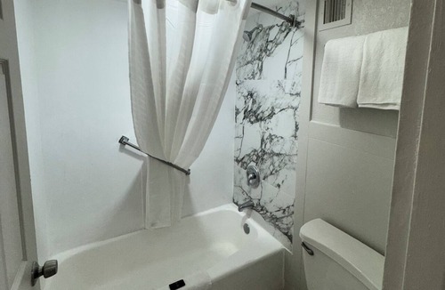 Phenix City Hotel | Budgetel Inn - Phenix City