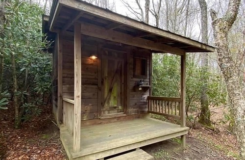 Newland Cabin | C & D’s Cozy Cabin