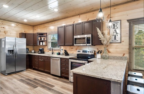 Sevierville Cabin | Cabin Bliss | Hot Tub, Games & Scenic Yard Escape