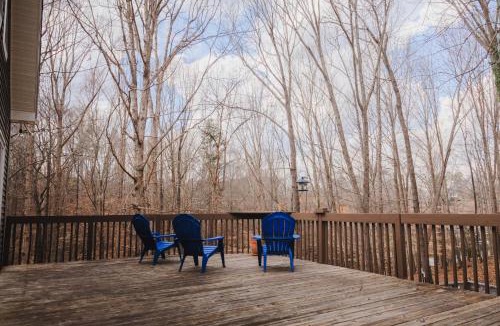 Mooresville Apartment | Cabin By The Lake