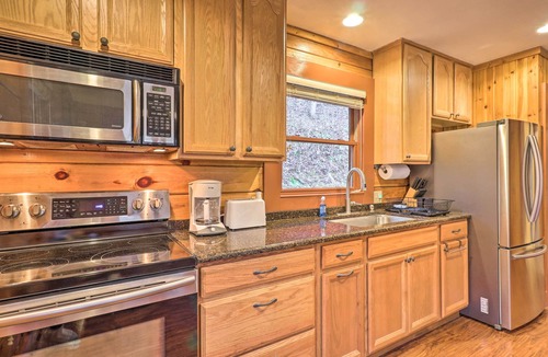 Asheville Cabin | Cabin Near Hiking, Skiing & Waynesville!