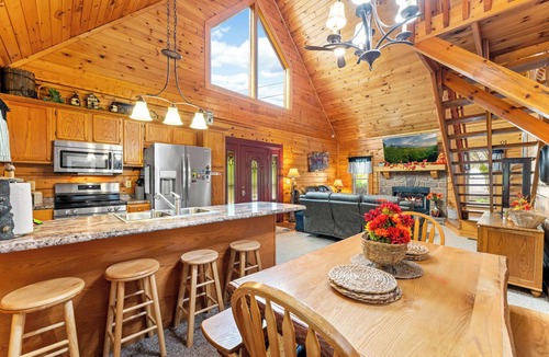 Sevierville House | Cabin Retreat - Private Hot Tub & Pool Table
