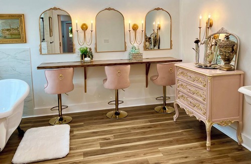 Kiln Cottage | Camellia Cottage @ChandelierOaks a quintessential bridal or honeymoon suite!