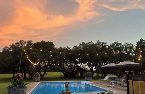 Kiln Cottage | Camellia Cottage @ChandelierOaks a quintessential bridal or honeymoon suite!