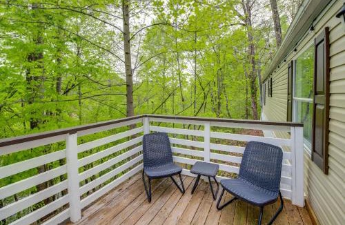 Sevierville House | Camp-Style Cabin Near Pigeon Forge: Fire Pit, Deck