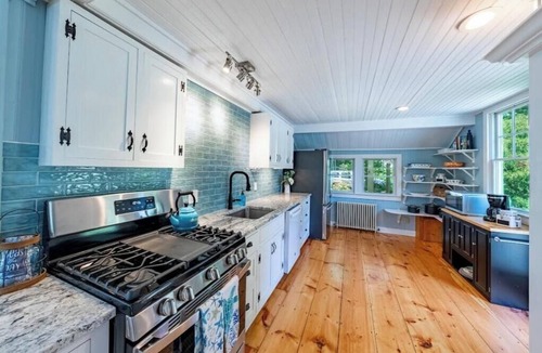Falmouth Cottage | Cape Cod Cottage Retreat - Walk to Beaches, Ferry, Bike Paths & Downtown Shops!