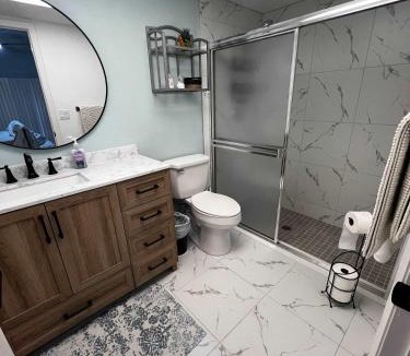 Caloosahatchee Apartment | Cape Coral Waterfront Condo- A Boater's Dream