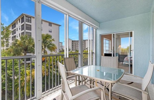 South Island Apartment | Captains Bay South 201