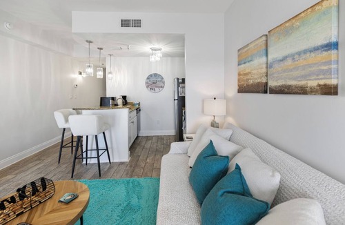 Sunnyside Condo | 💎 Carillon Inn 313. Beautiful Lake Front with Gulf Views! Discounts