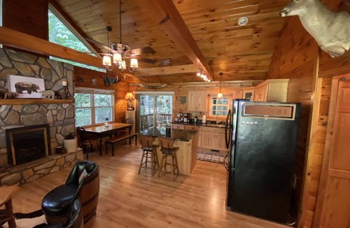 Waynesville Cabin | Carolina CREEKSIDE Cabin - Fire Pit & HOT TUB on the Creek - Easy Access