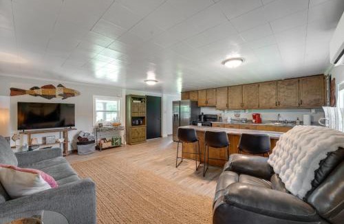 Centre House | 'Cast a Line Cabin' w/Dock on Weiss Lake