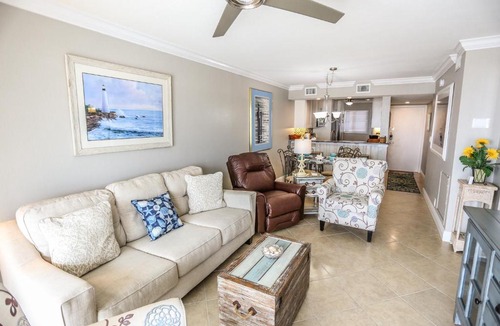 South Island Apartment | Castle Beach 204