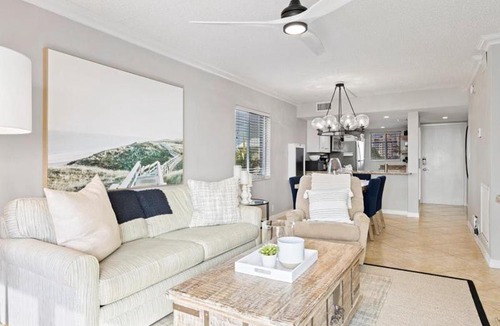 South Island Apartment | Castle Beach 206