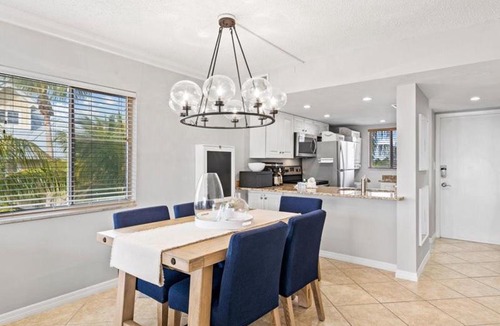 South Island Apartment | Castle Beach 206