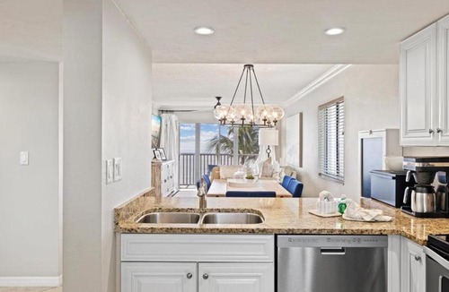 South Island Apartment | Castle Beach 206