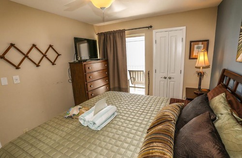 South Island Apartment | Castle Beach - 303