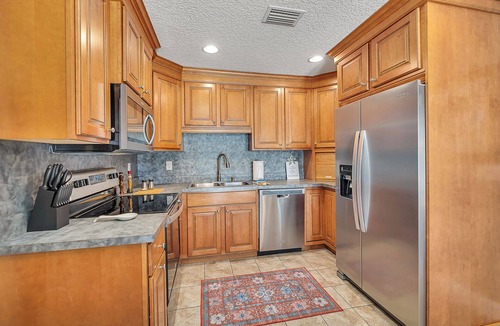 Brunswick House | Cate Cove: Private Pool Near Beaches & FLETC