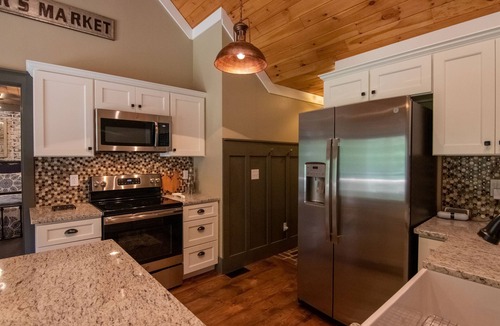 Chattahoochee Hills House | Cedar Hill Cottage - Secluded farmhouse near Serenbe and Atlanta.