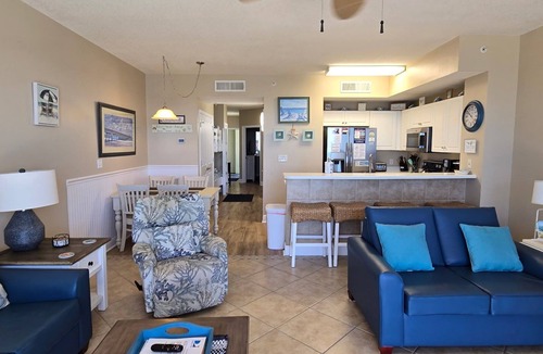 Miramar Beach Condo | Celadon 604𓇼 Steller𓇼Gulf-Front𓇼Beach Chairs𓇼Parking Inc 𓇼 1 Bd. with bunks