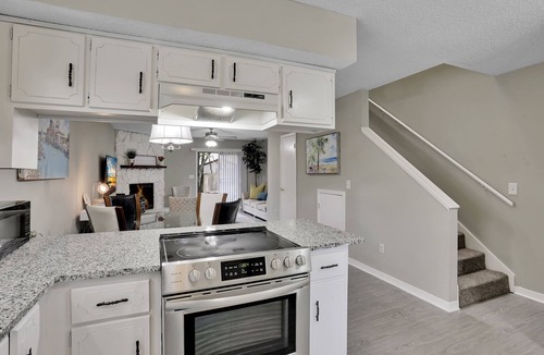 Arlington House | Centrally located, Cozy Family Friendly Home.