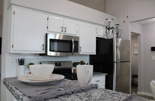 Riverdale House | Château Living, King Bed & Private Chef!