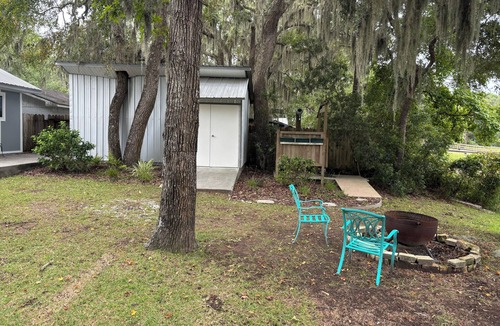 Midway Ski Chalet | Charming 1-bedroom chalet, Outdoor Shower TOO! Near Savannah