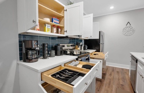 Port Wentworth Apartment | Charming 2-bedroom apartment with AC, WiFi in welcoming Port Wentworth