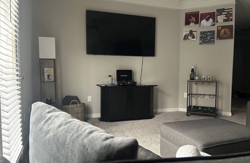 Town Center Apartment | Charming 2-Bedroom Apt with WiFi & Fitness Room, Near Truist Park in Metro ATL