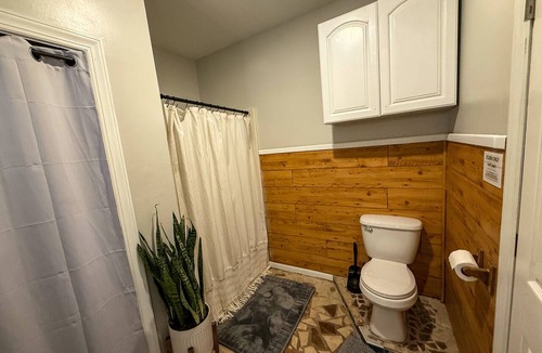 Lanexa House | Charming 2-bedroom bungalow with AC, WiFi in Lanexa
