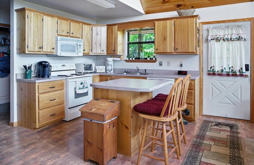 Murphy Cabin | Charming 2-bedroom cabin in fabulous Murphy, NC Next Chapter's Retreat