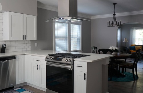 Atlanta Cottage | Charming 2-bedroom cottage with AC, WiFi in brilliant Atlanta