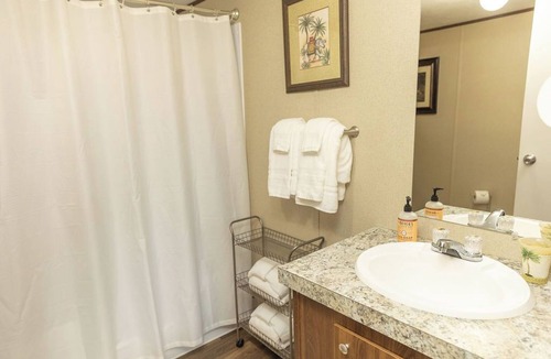 Alexander House | Charming 2-bedroom house with WiFi, AC in welcoming Weaverville