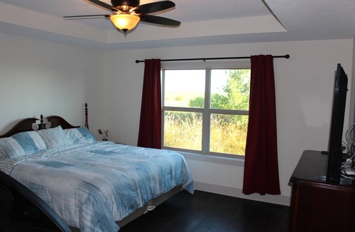 Ankeny House | Charming 2-bedroom house in serene Ankeny with fitness room, WiFi