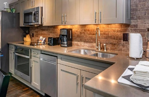 Historic District - North Resort | Charming 2-bedroom resort Located at Studio Ellis Square Savannah Georgia