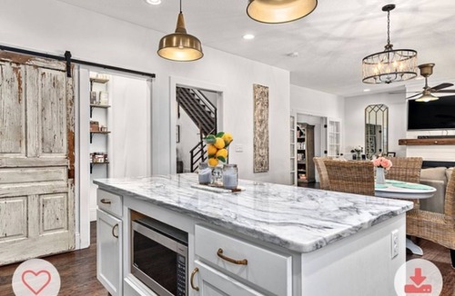 Fletcher House | Charming 3-bedroom farmhouse with Pool &Hot Tub in Asheville Fletcher area