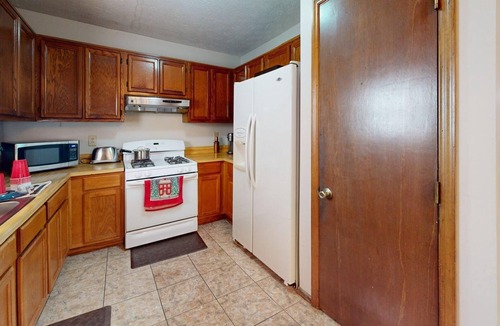 Decatur House | Charming 3-bedroom house with AC and WiFi in Decatur