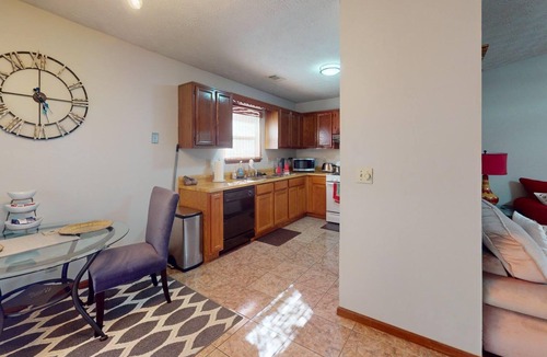 Decatur House | Charming 3-bedroom house with AC and WiFi in Decatur