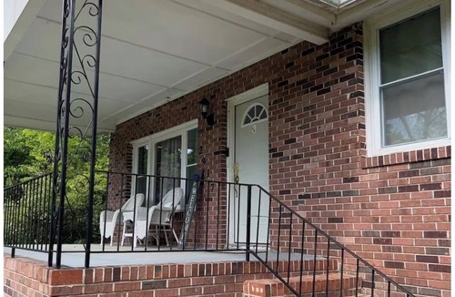 Macon House | Charming 3-bedroom house in delightful Macon with AC