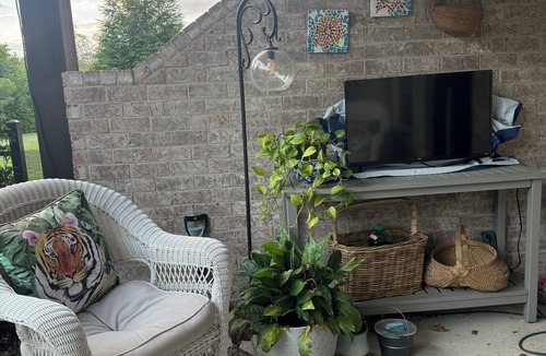 Auburn House | Charming 3-bedroom townhome with WiFi and AC in Auburn