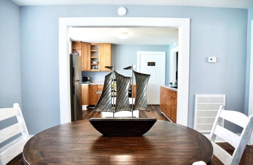 Guntersville Cottage | Charming 3-bedroom lake cottage, sleeps 4-7, in the fishing capital of the south