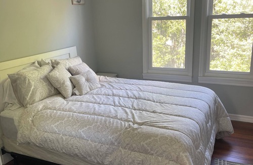 Brentwood House | Charming 3-bedroom house in Jacksonville with WiFi and AC