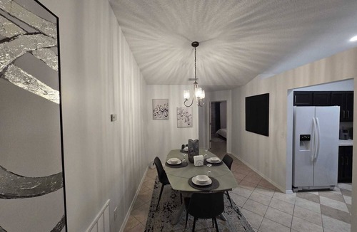 Arlington House | Charming 3 bedroom 2 bathroom's house with Wi-Fi and AC in fabulous Jacksonville